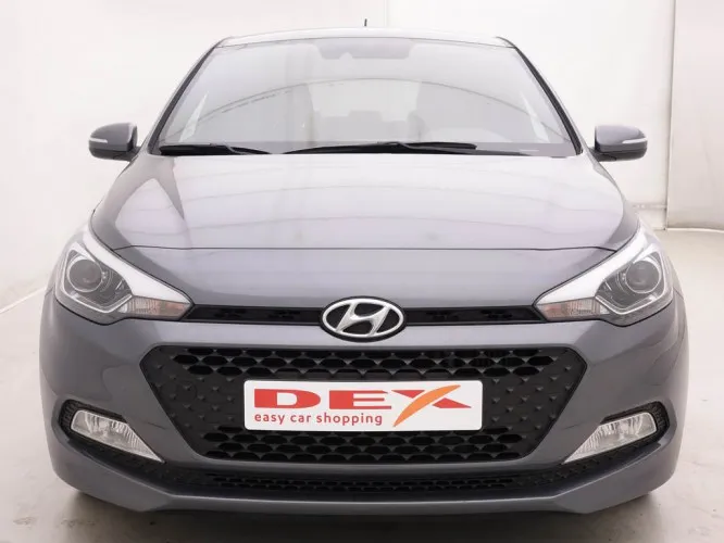 Hyundai I20 1.1 CRDi Play Edition + GPS + Camera + Cruise Co Image 2