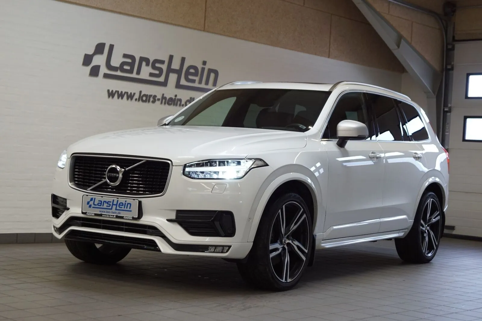 Volvo XC90 2,0 D5 225 R-Design aut. AWD 7prs 5d Image 1