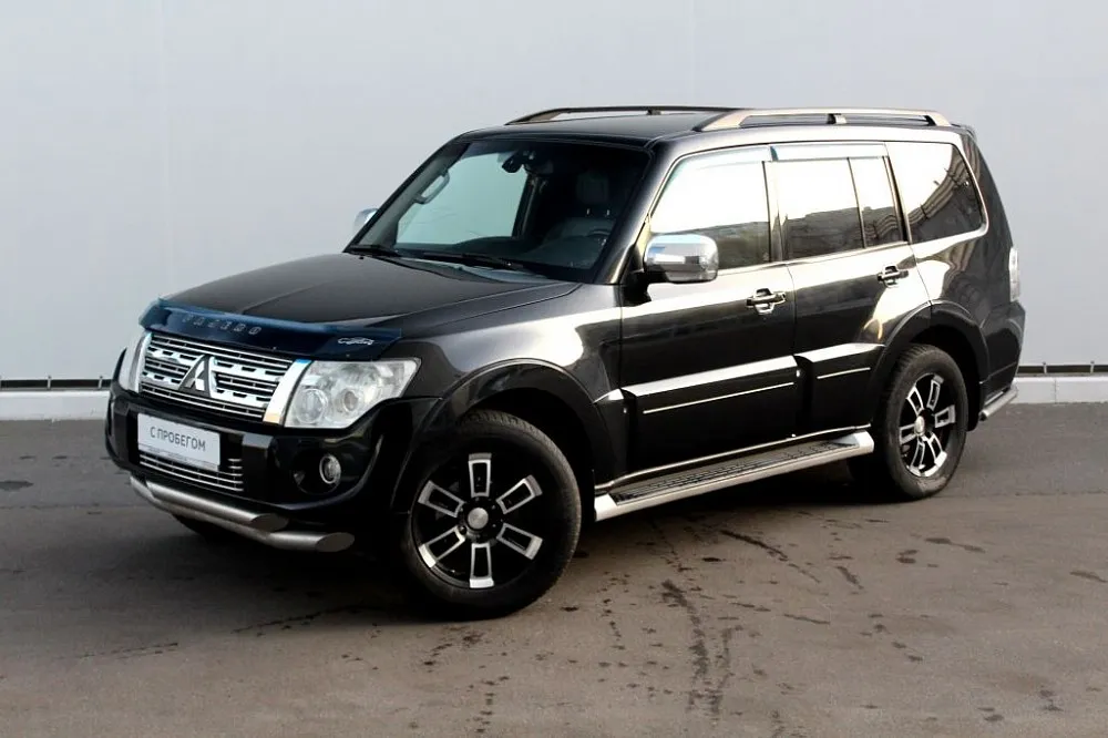 Mitsubishi Pajero Image 1