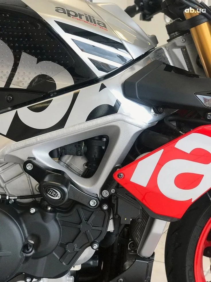 Aprilia Tuono Image 7